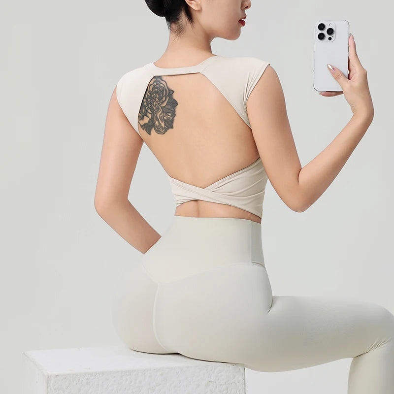 Blusa Fitness Feminina Costas Abertas - Top Yoga Academia com Bojo Manga Curta Dança Esportiva